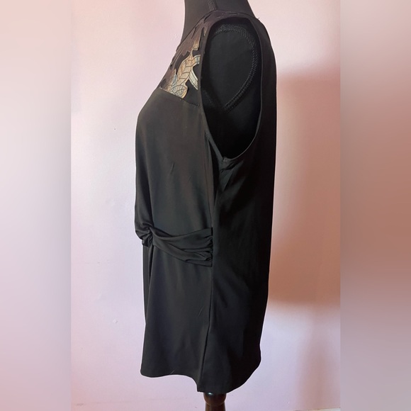 Ricki’s black sleeveless top with pattern Size L - Picture 3 of 5